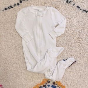 SOLD Primary White Footie Pajamas (S 3-6m)